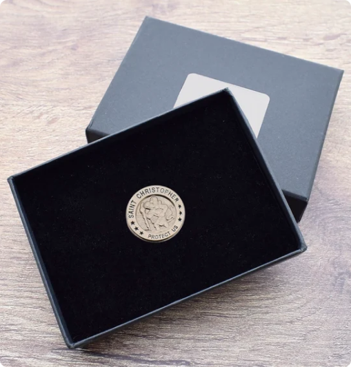 3-lapel-pin-boxes