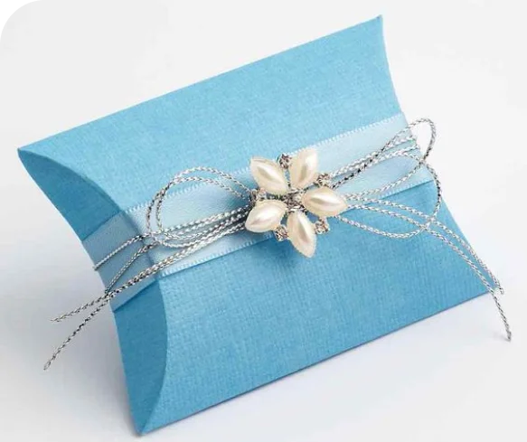 7-Pillow-boxes-with-ribbon